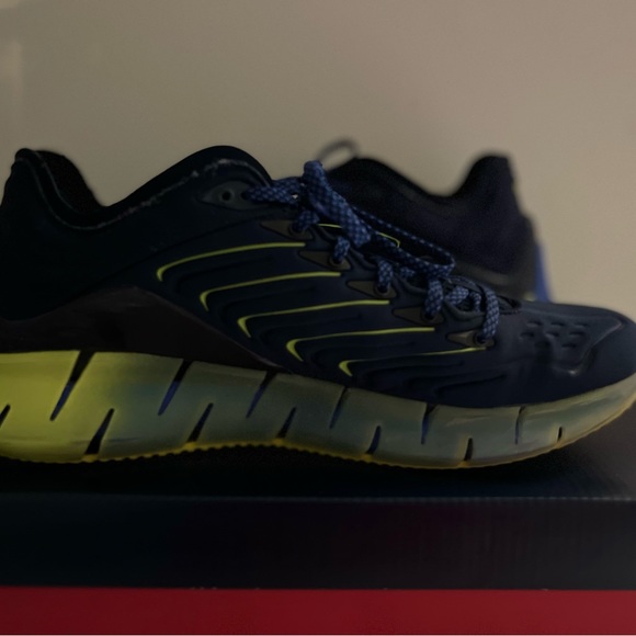 Reebok 9.5 Kig Kinetica Unisex Running Vecnavia/Acdblu/Yello - Picture 5 of 8